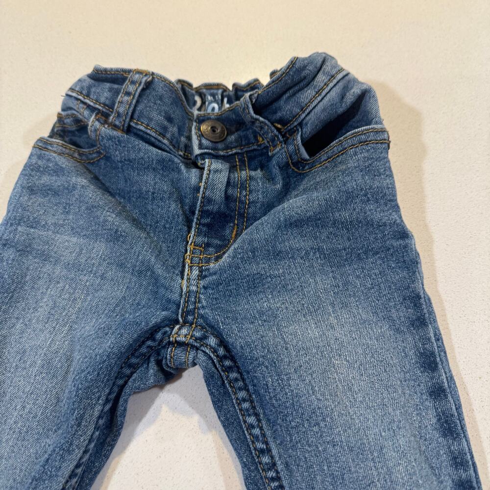 OshKosh Toddler girl 2T Skinny Jeans - Picture 2 of 4